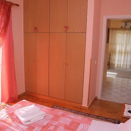 Guest house Platanos