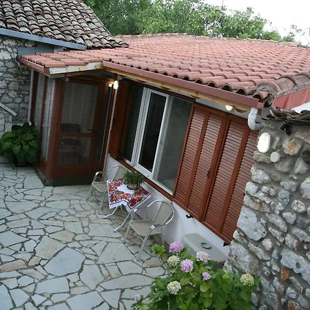 Guest house Platanos