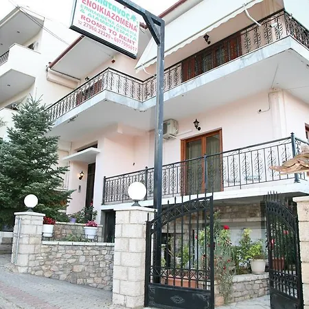 πλάτανος *
