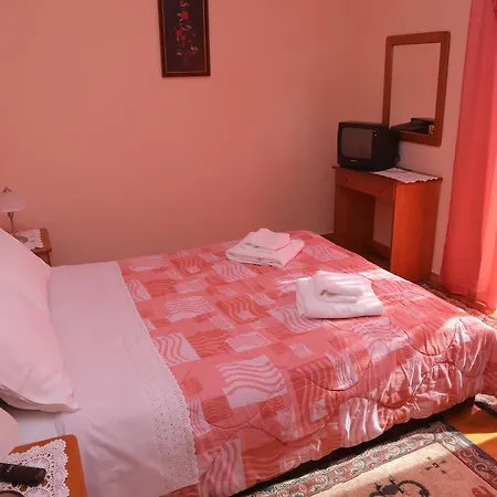 Guest house Platanos Levidhion